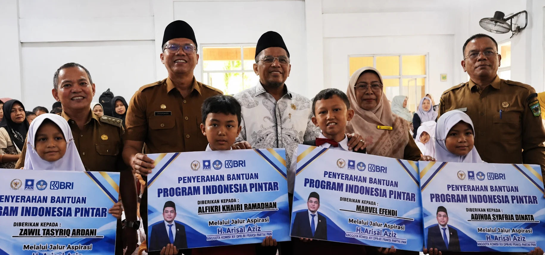 Perluas Akses Pendidikan, Legislator PAN Arisal Aziz Salurkan Bantuan PIP di Padang Pariaman
