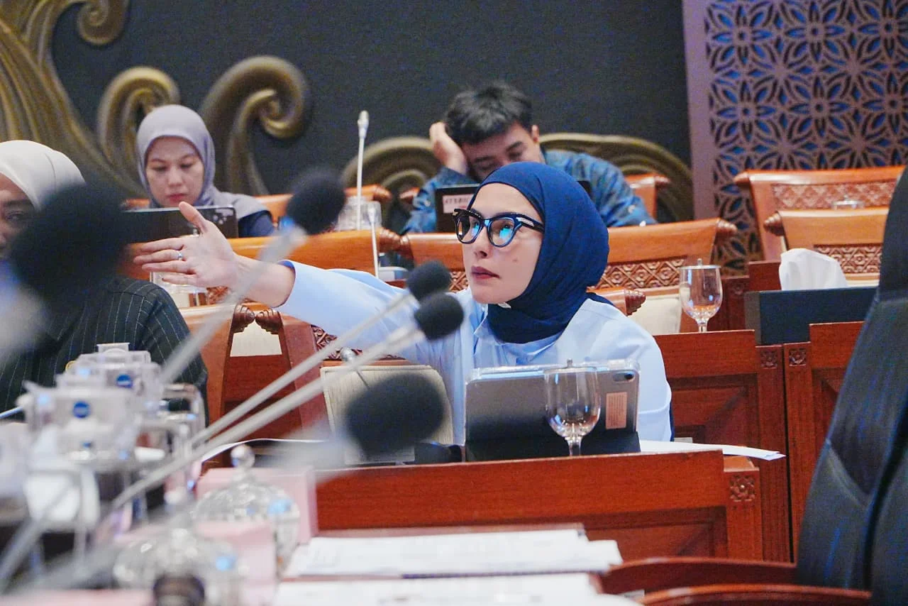 Okta Kumala Dewi Soroti Modus Pinjaman Online Ilegal dan Kebocoran Data Warga di Rapat Panja Ruang Digital