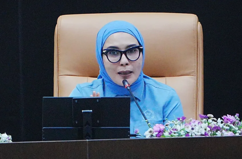 Okta Kumala Dewi Ingatkan Potensi Kenaikan Harga Minyak Dunia Usai Penutupan Selat Hormuz