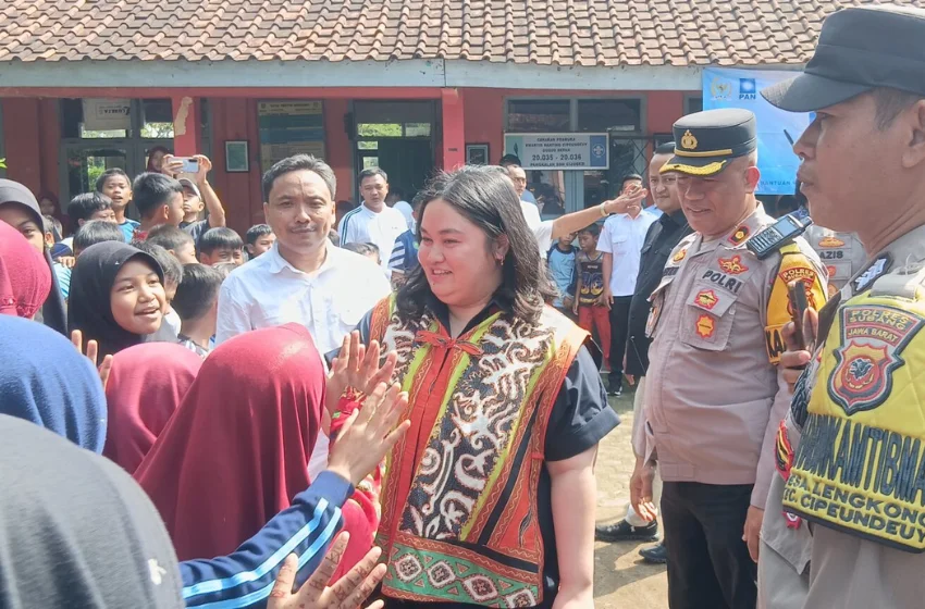 Farah Puteri Nahlia Gelar Reses di SDN Lengkong, Polres Subang Lakukan Pengamanan